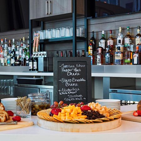 Element Waco Hotel Екстериор снимка