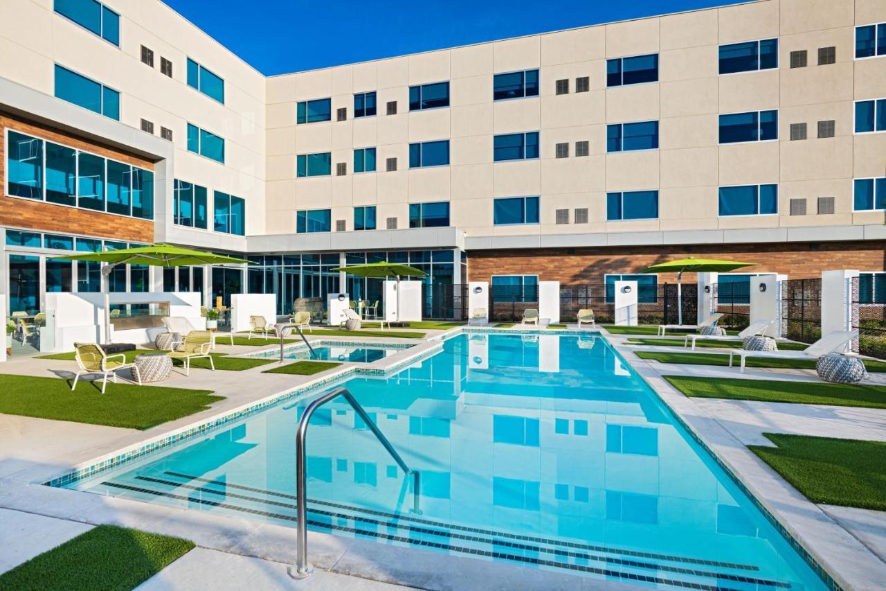 Element Waco Hotel Екстериор снимка