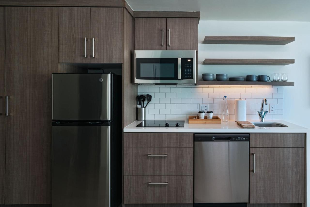 Element Waco Hotel Екстериор снимка