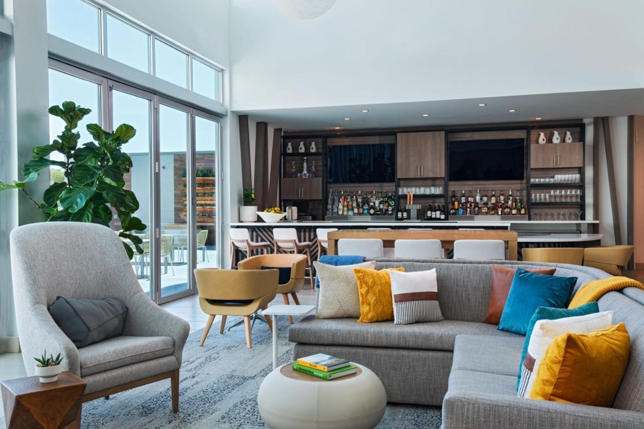 Element Waco Hotel Екстериор снимка