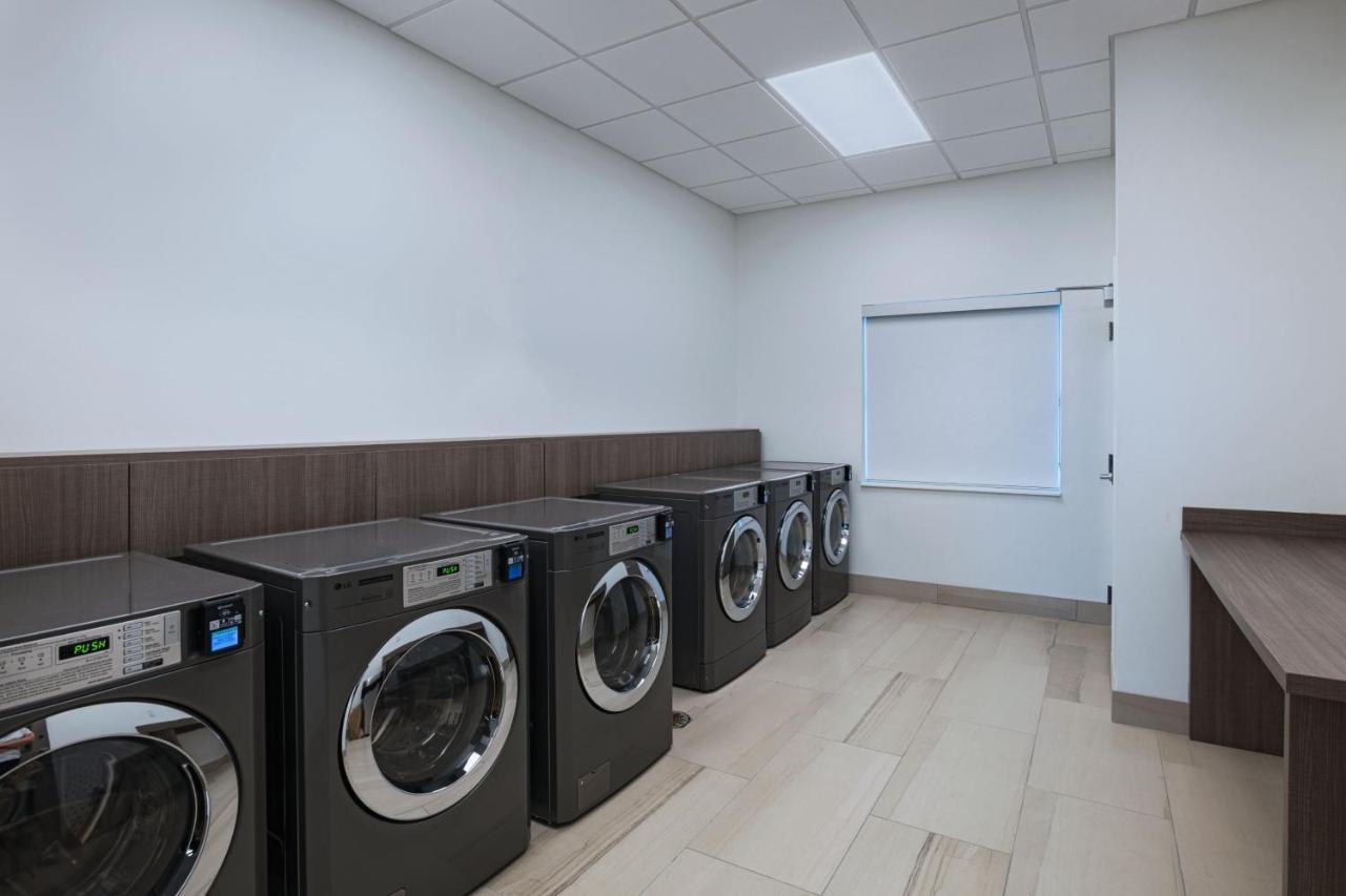 Element Waco Hotel Екстериор снимка