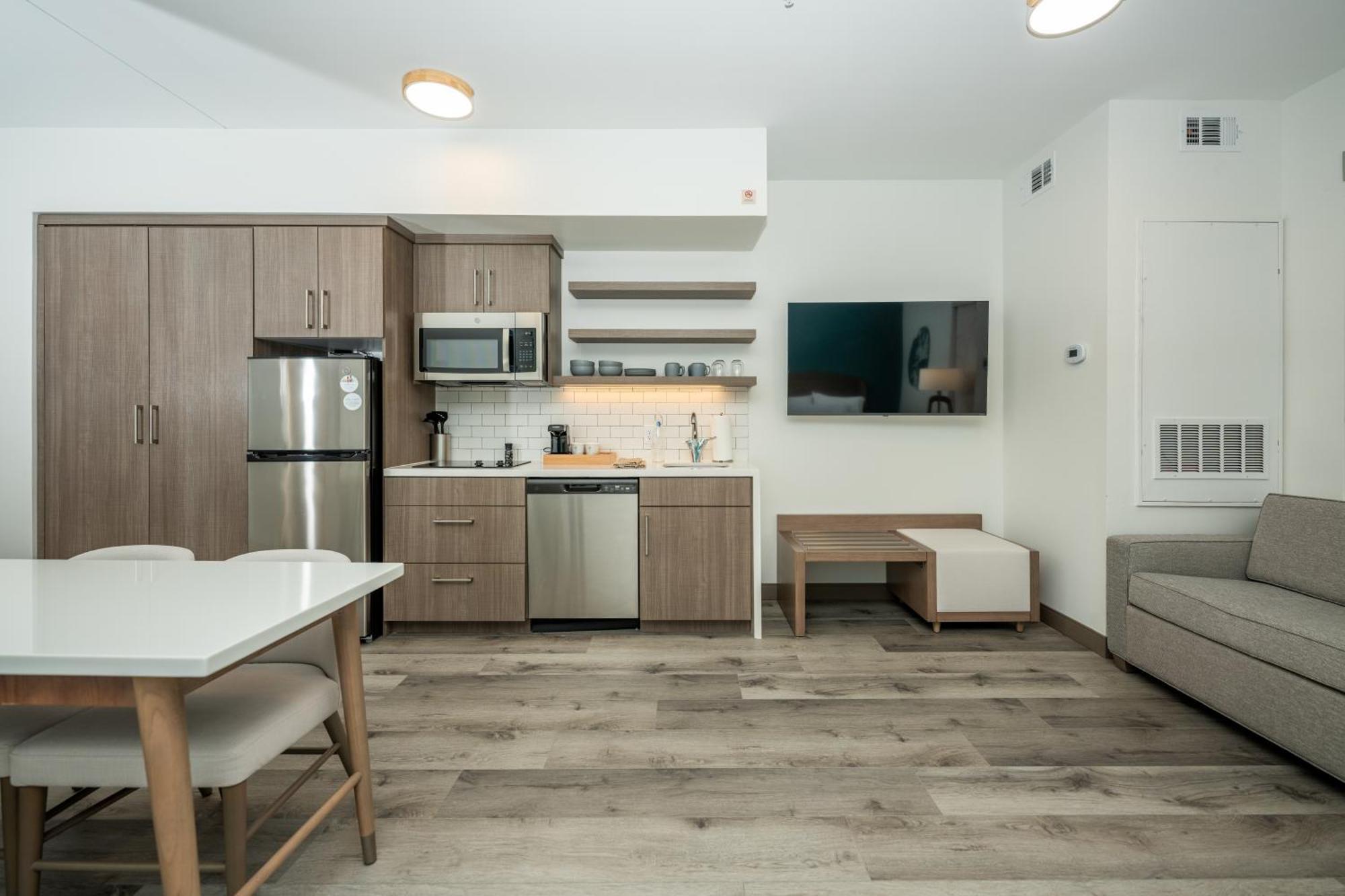 Element Waco Hotel Екстериор снимка