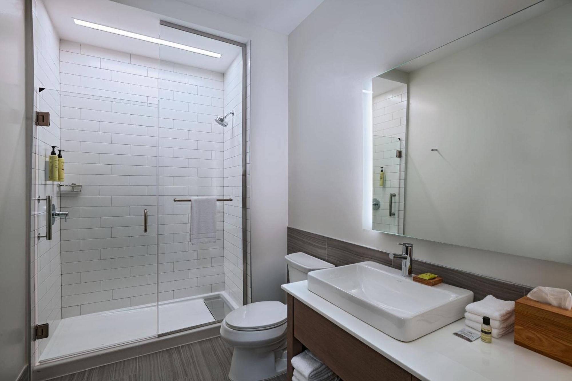 Element Waco Hotel Екстериор снимка